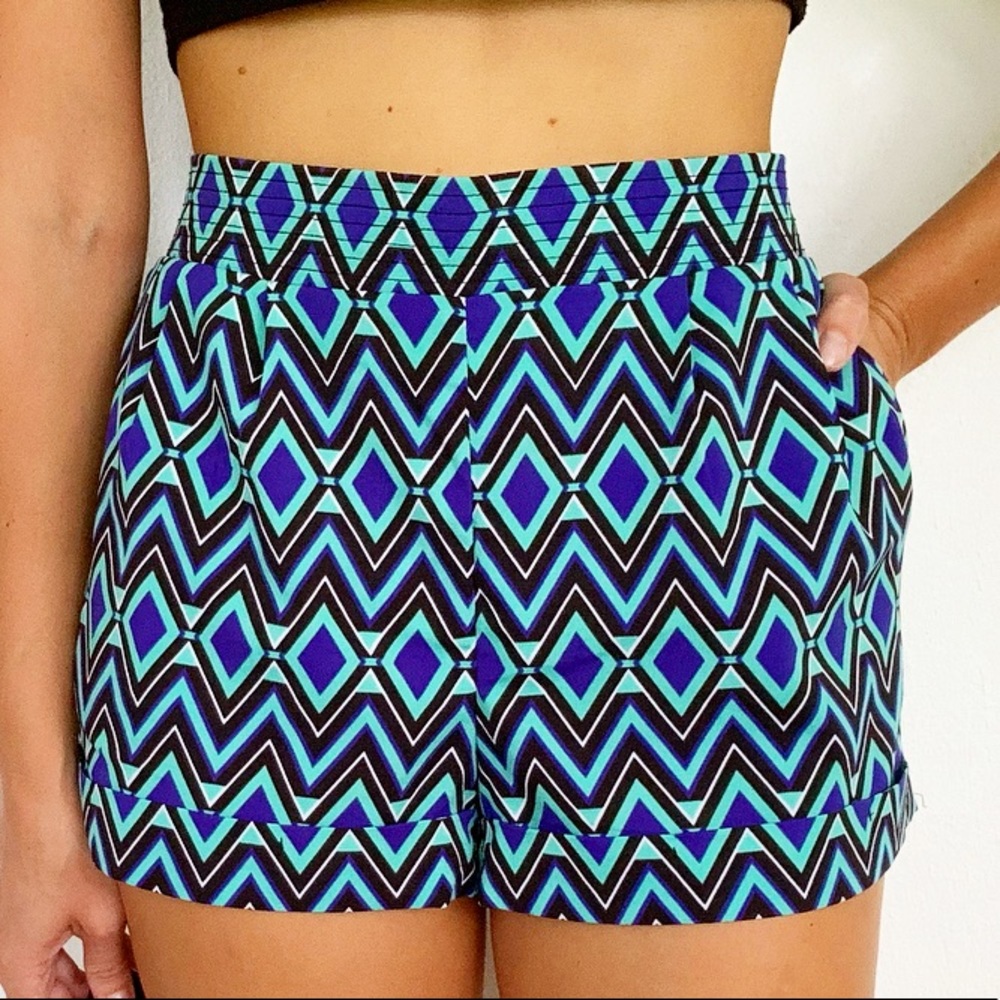 Soulmates blue casual geometric print shorts size large